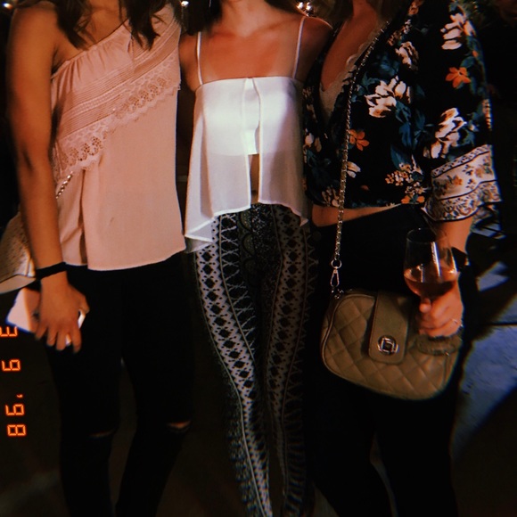 ✨Flowy White Chiffon Crop Top Size S ✨ - Picture 2 of 5